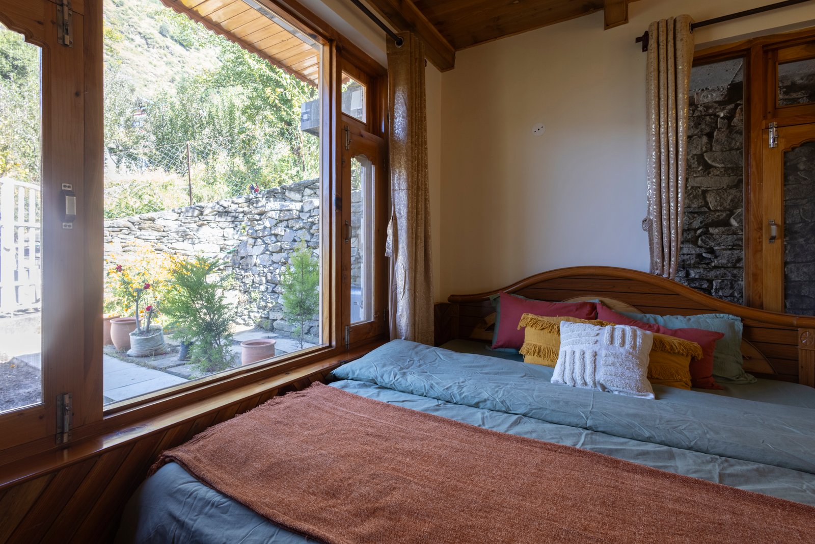 Garden View Room 4
